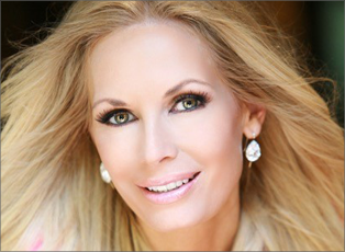 StyleCon Influencer - Peggy Tanous - Twitter @peggytanous